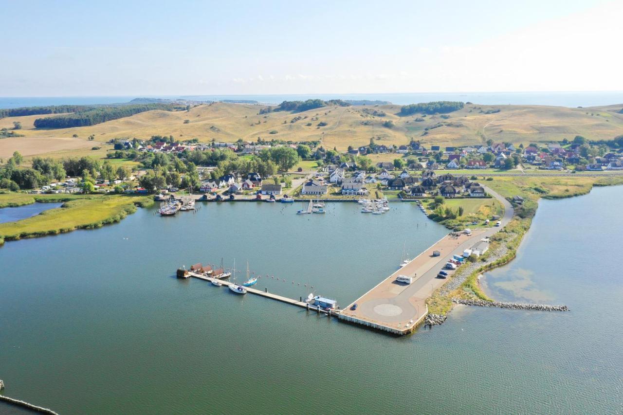 Wassernahes Ferienhaus Mit Meerblick Und Schwimmbadnutzung In Sellin - Ferienhaus Rohrweihe 加格尔 外观 照片